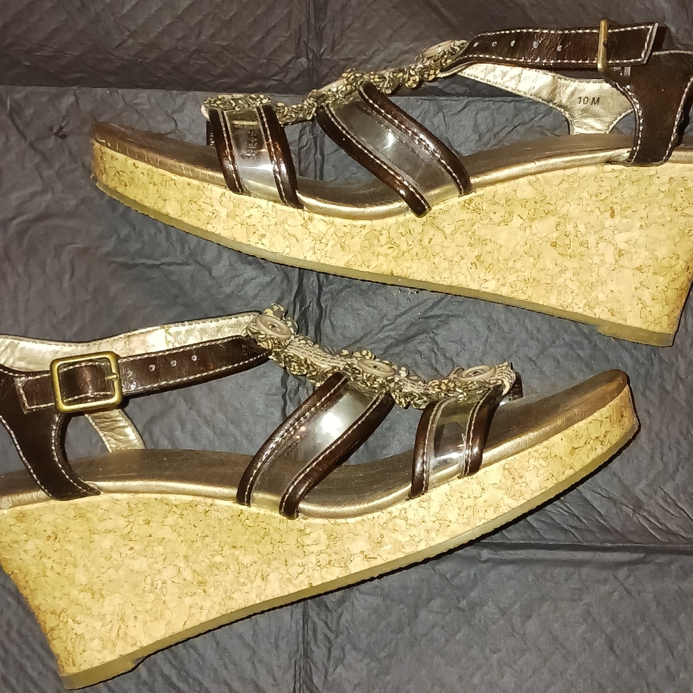 Women's shoes